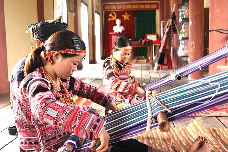 Quy định một số nội dung và mức chi hỗ trợ phát triển ngành nghề nông thôn trên địa bàn tỉnh Đắk Lắk